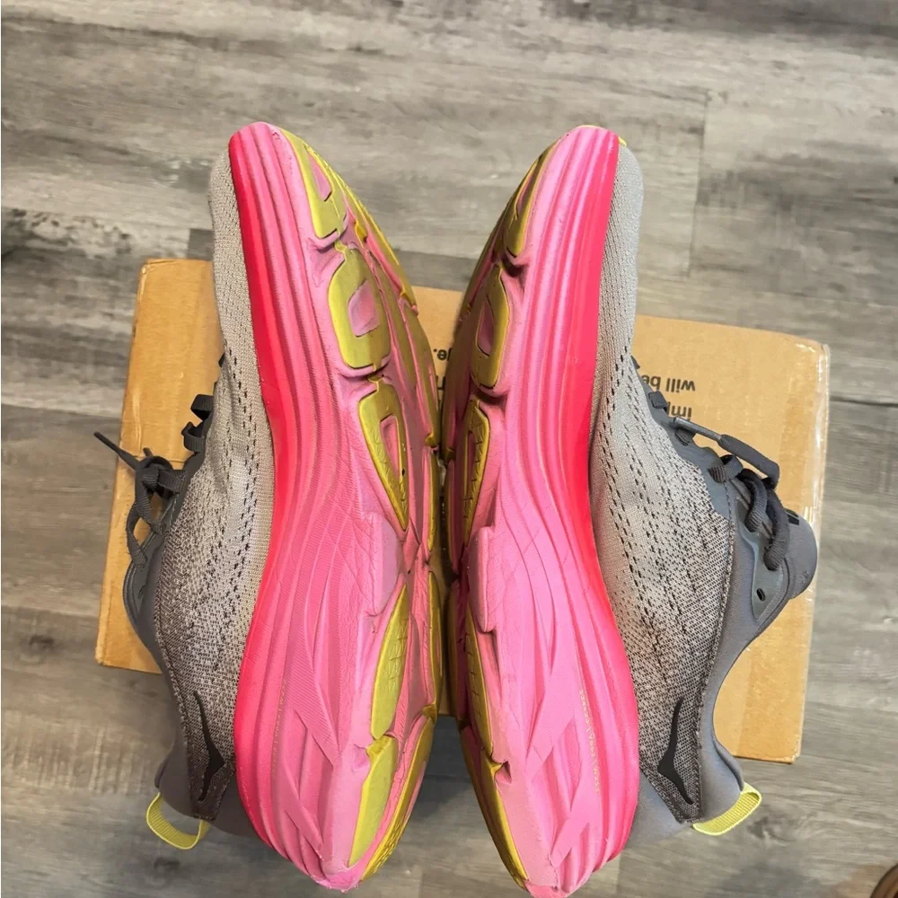 Hoka Women's Bondi 8 Gray And Pink Women's Size 10B. No insoles - Picture 5 of 7